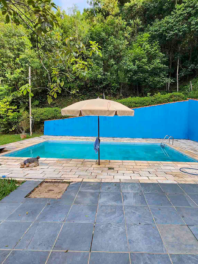 Piscina
Piscina com aquescimento solar, ideal para lazer na chácara.